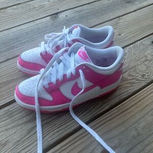 Big Kids Nike Dunk Low - white/laser fuchsia
